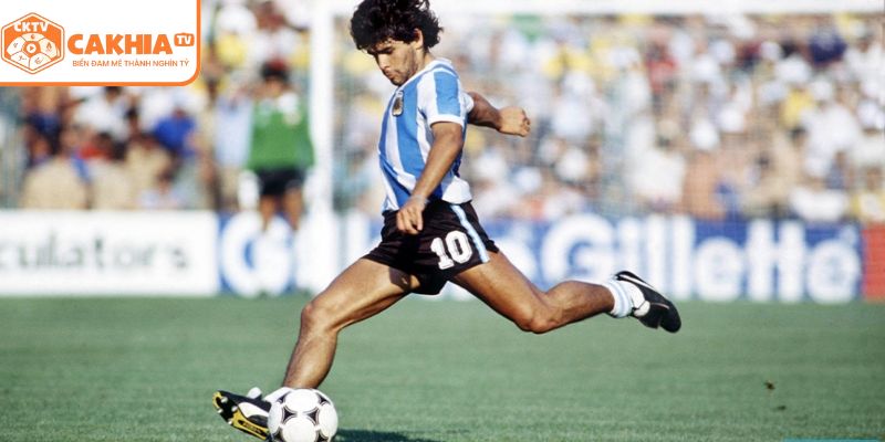 Maradona ảnh hưởng lớn đến làng bóng đá thế giới