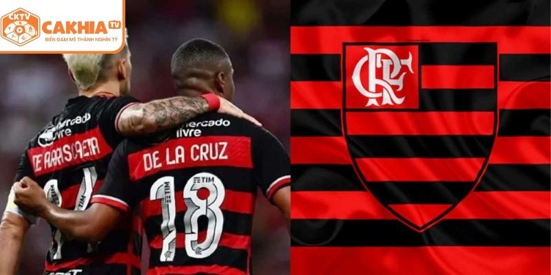 Các huyền thoại Flamengo nâng cúp Copa Libertadores